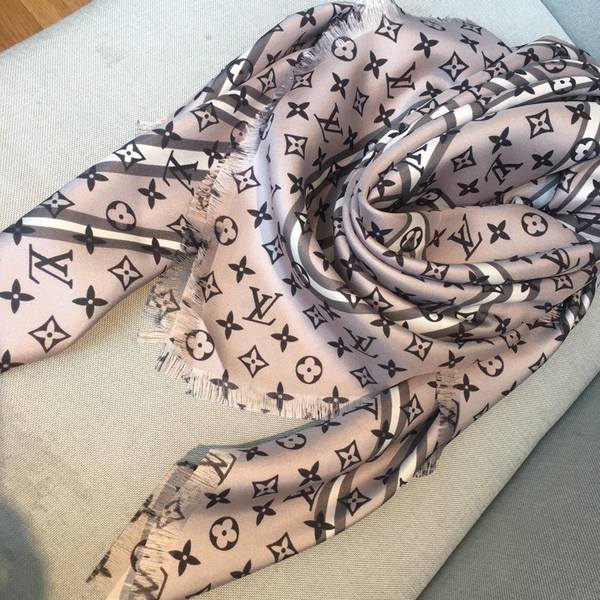 Louis Vuitton Scarf LVC00536